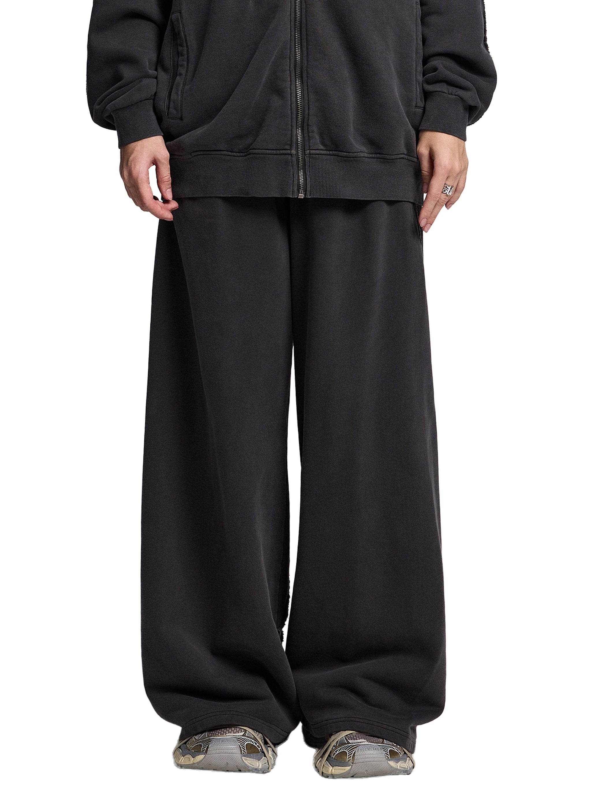 Snow Washed Tape Raw Edge Sweatpants ODMPOD
